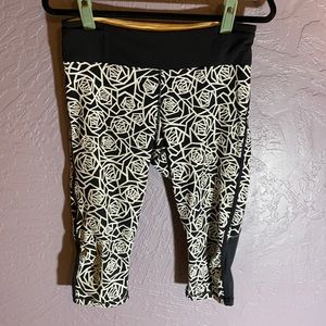 Lululemon athletic capris (sz 10)